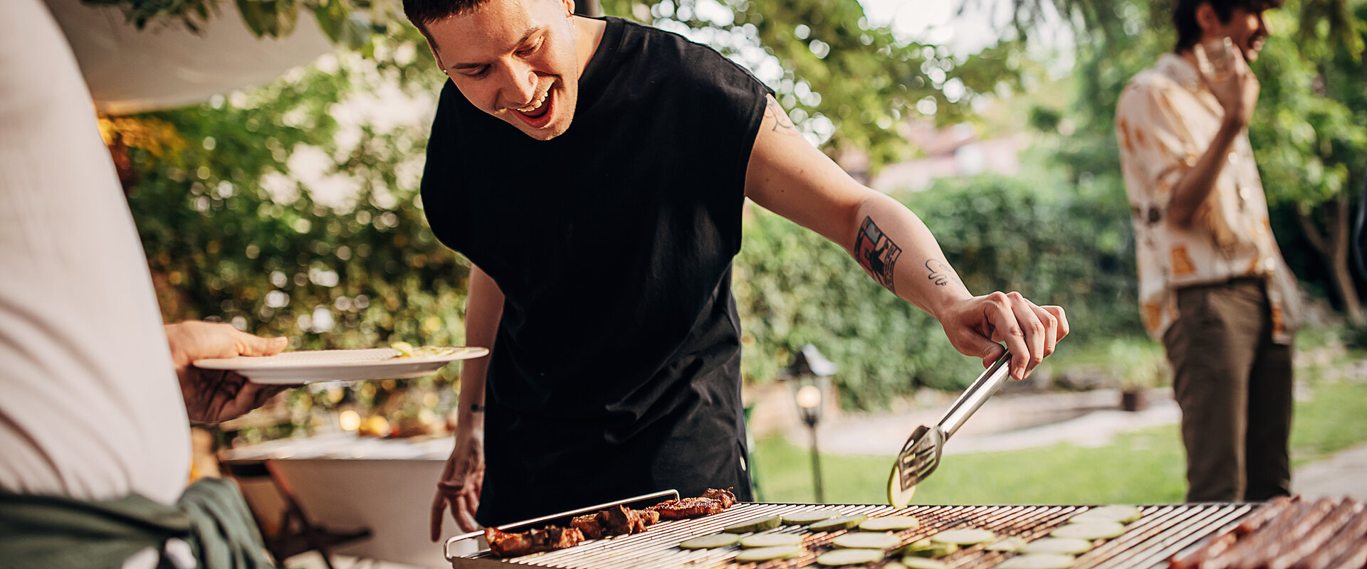 Mann Vorbereitung barbecue